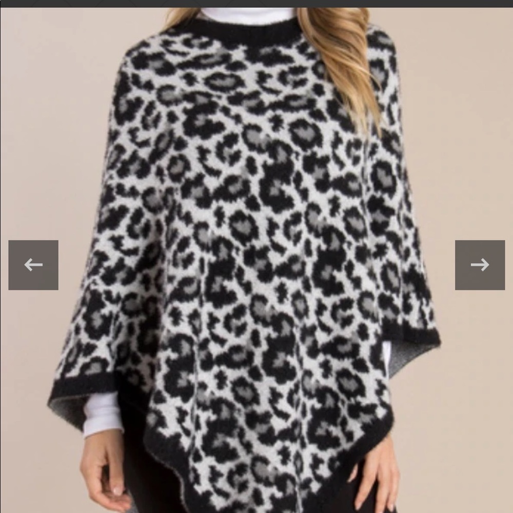 NWT Simply Noelle Forever Young Poncho Sz. OS -Extremely Soft Beautiful Classy